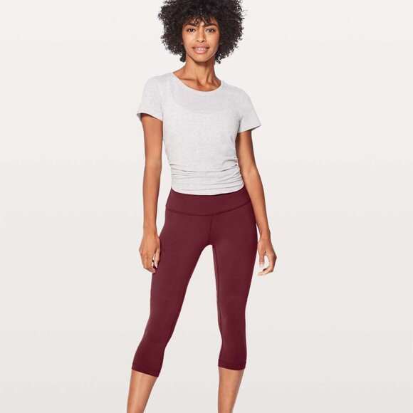 Like new! Lululemon Wunder Under Crop (Hi-Rise) Deep Luxe (burgundy maroon wine) - Picture 3 of 8